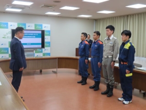 写真:緊急消防援助隊及び職員派遣 活動報告1