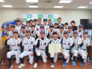 写真：第15回全日本少年春季野球大会ENEOSトーナメント 出場選手来訪