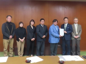 写真:津市学童保育連絡協議会役員との懇談会