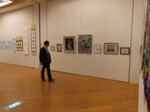 写真:津西地区ふれあい創作展2023 鑑賞