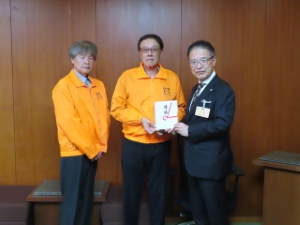 写真:寄附贈呈式