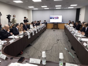 写真：第5回新型インフルエンザ等対策推進会議