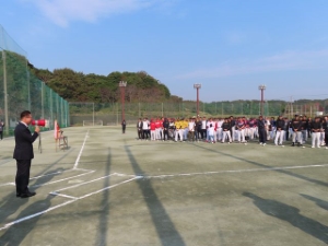 写真：津商工会議所設立130周年記念第55回ソフトボール大会開会式 挨拶