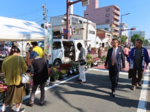写真：第37回津市民緑と花の市 訪問2