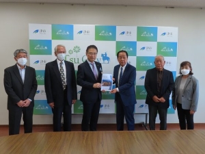 写真:香良洲高台防災公園整備等に関する協議会 役員 来訪