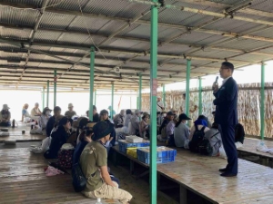 写真：香良洲海岸清掃＆宝物探し