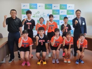 写真：第43回全日本バレーボール小学生大会出場選手