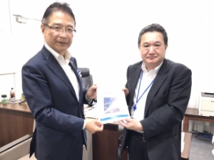 写真：国土交通省道路局 長谷川朋弘大臣官房審議官