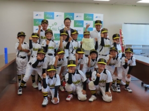 写真：ティーボール選手権大会出場選手