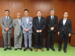 写真：窪田尚弘支部長　他