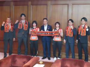 写真:ヴィアティン三重 バレーボールチーム