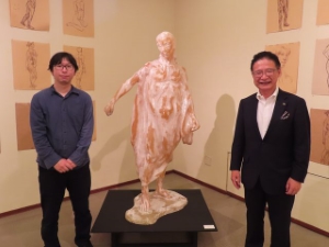 写真:杉井星斗 彫刻とコラージュ展