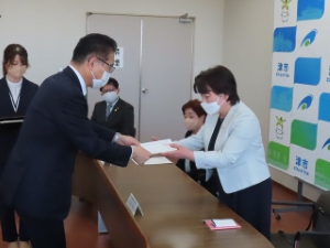 写真：市政相談員委嘱式1