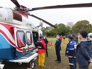 写真:三重大学市民公開講座体験会ドクターヘリ