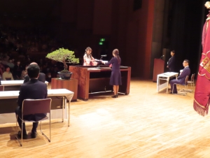 写真:三重短期大学学長学位授与