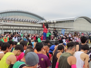 写真:津シティーマラソンスターター