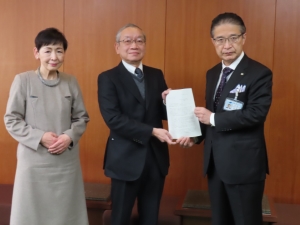 写真:第4次津市男女共同参画答申