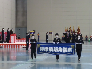 写真:出初式分列行進先頭