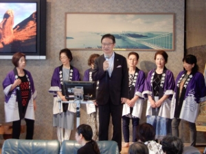 写真:津市婦人会連絡協議会カラオケ大会