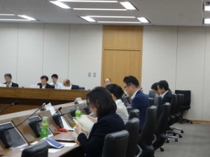 写真：第16回政策評価審議会