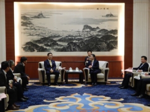 写真：張葉飛 鎮江市長 訪問1