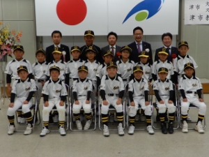 写真：津市文化功労賞・奨励賞、スポーツ奨励賞、教育功労者表彰式3