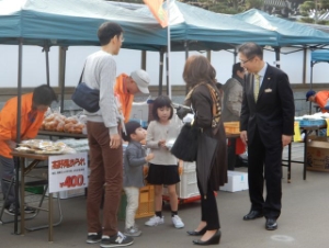 写真：第23回一身田寺内町まつり、第7回しあわせ和婚2