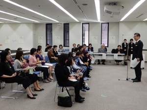 写真：手づくり絵本コンクール表彰式1