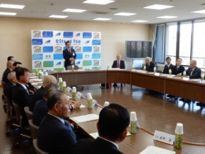 写真：農業委員会委員との懇談会