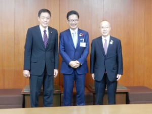 写真：長谷川岳 総務副大臣との懇談