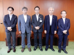 写真：総務省中部管区行政評価局 新井孝雄局長 着任ご挨拶