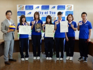 写真：全日本バレーボール実業団女子選手権大会 準優勝報告