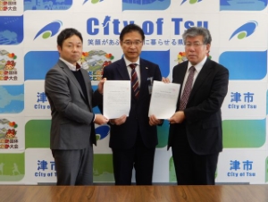 写真：連合三重津地域協議会・中勢地区労働者福祉協議会「政策・制度要請活動」