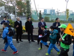 写真：防犯ボランティアの視察1