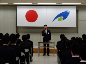 写真：新規採用職員辞令交付式2