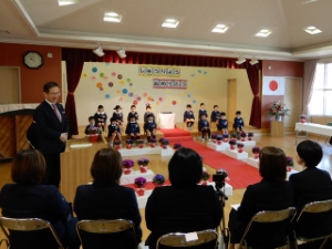 写真:幼稚園修了証書授与式