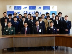 写真：自衛隊入隊入校予定者激励会