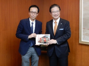 写真：小川真司プロデューサー来訪