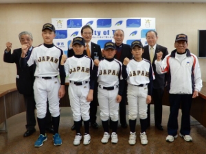 写真：国際親善小学生ソフトボール大会