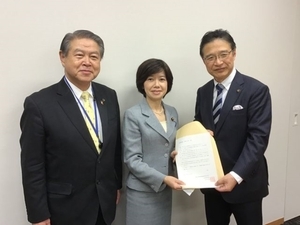 写真：鰐淵文部科学部会長