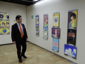 写真：人権ポスター・原爆パネル展