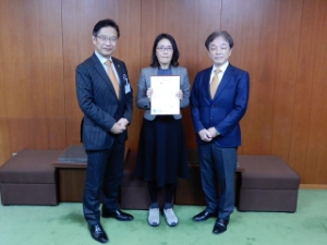 写真：認定がん医療ネットワークシニアナビゲーター来訪