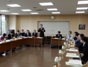 写真:介護保険事業等検討委員会委員委嘱式2