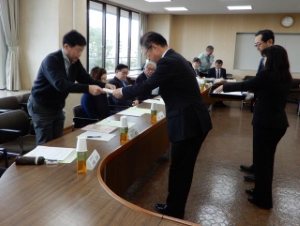 写真:介護保険事業等検討委員会委員委嘱式1