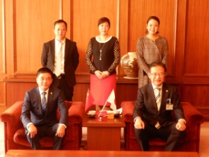 写真:友好都市鎮江市 美楽森林幼稚園視察団