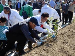 写真:イオンモール植樹祭2