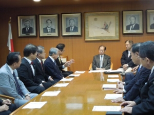 写真:自由民主党要望