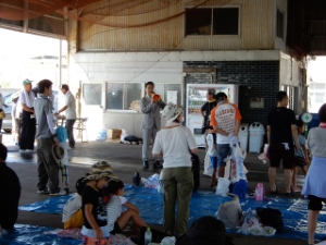 写真：香良洲海岸清掃