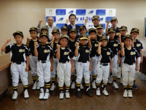 写真：神戸スポーツ少年団　ティーボール