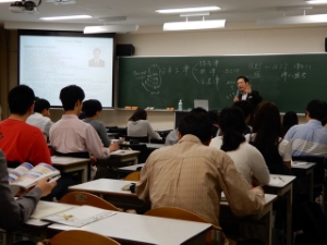 写真:三重大学「日本理解特殊講義 三重の歴史と文化」講義